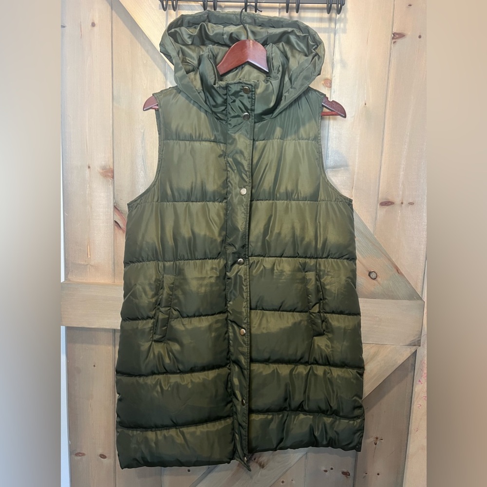 CiSono puffer mid-length veste. Size medium. Khaki green. Like new